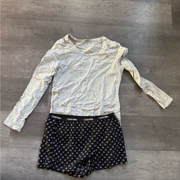 NWOT Calvin Klein Women’s Pajama Set - Picture 1 of 3